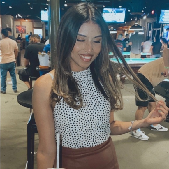 Meet your Posher, Jaceline - Picture 3 of 12